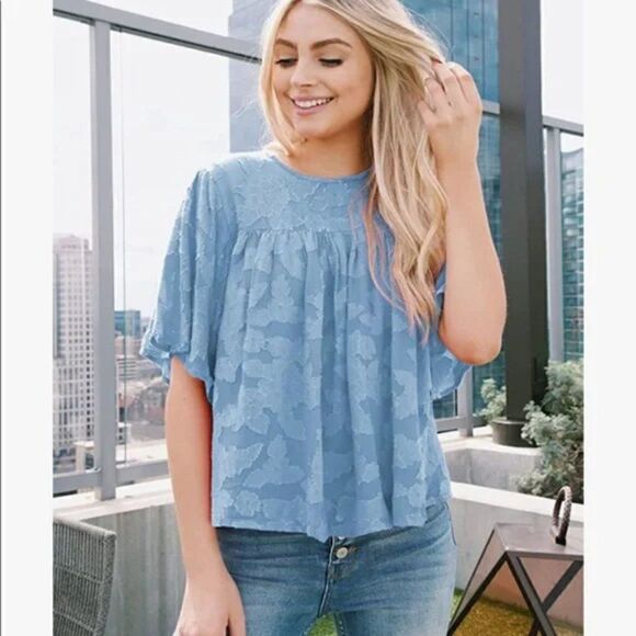 NEW 3/4 Bell Sleeves Floral Lace Top - Picture 3 of 5